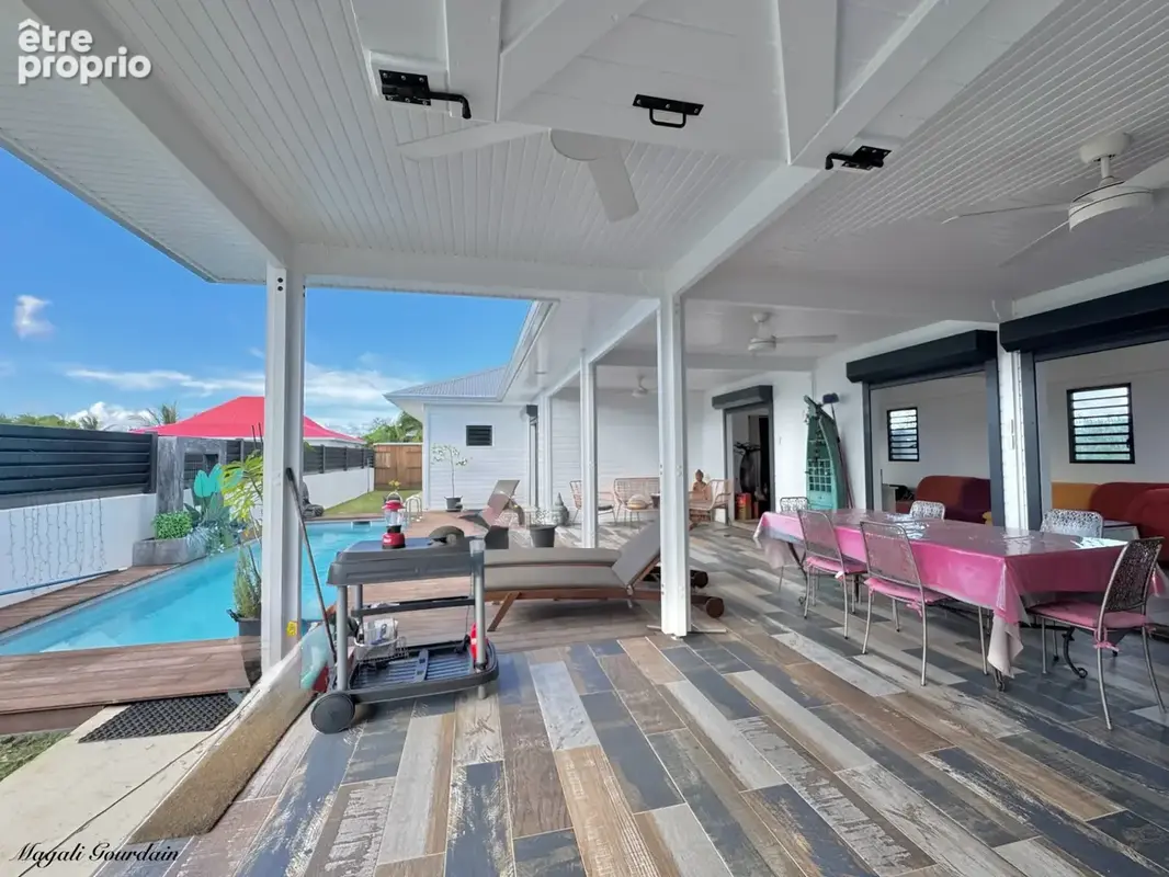 À vendre – saint-françois – villa récente 140 m² – 3 chambres – piscine – autonomie eau & électricité - photo 10