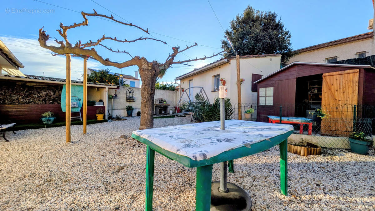 Autre à LAROQUE-DES-ALBERES