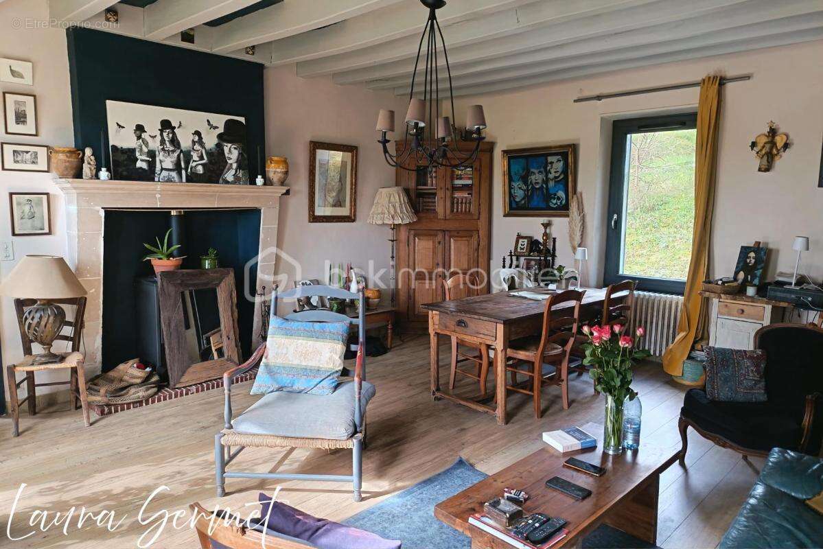 Maison à VICQ-SUR-NAHON