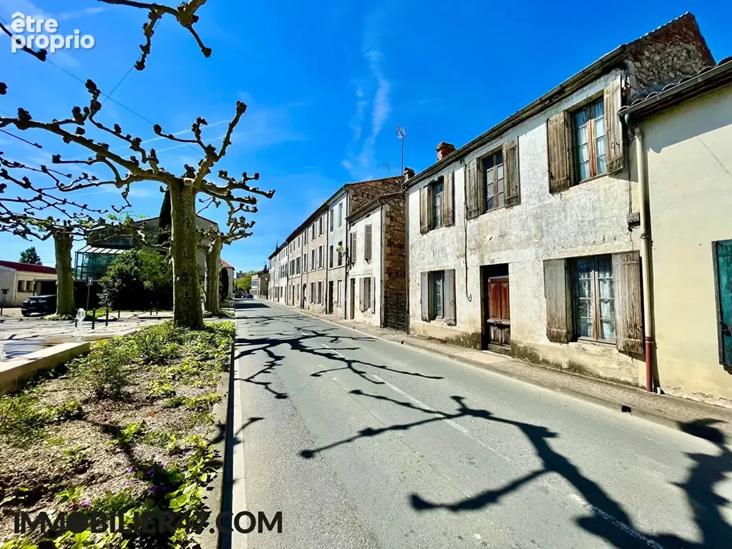 Maison de village  en pierre avec jardin a restaurer - photo 14