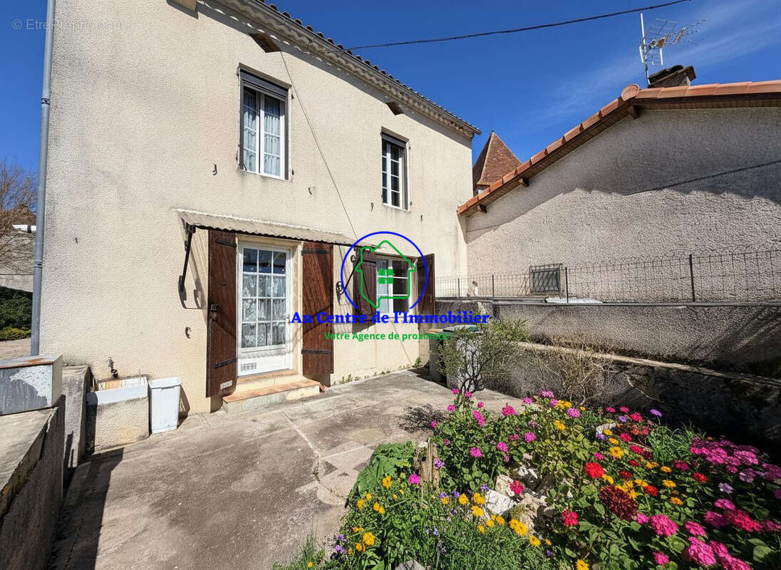 Maison à SAINTE-COLOMBE-EN-BRUILHOIS