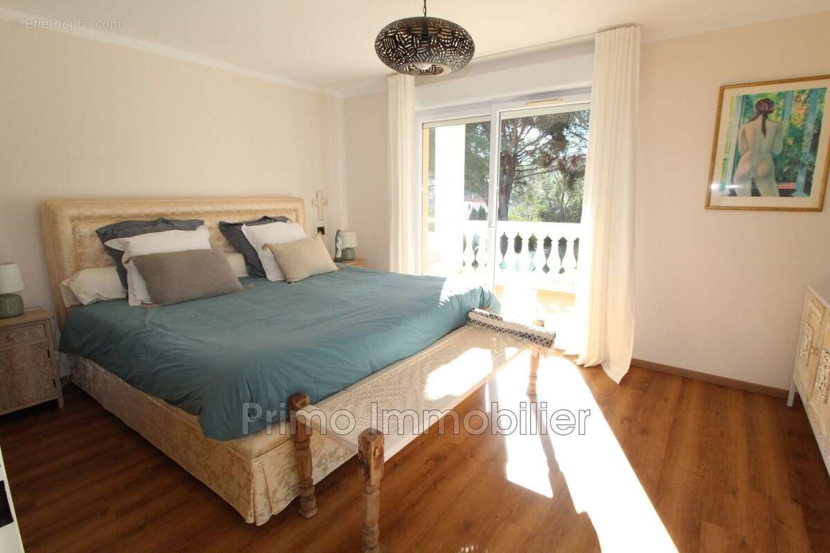 Appartement à COGOLIN