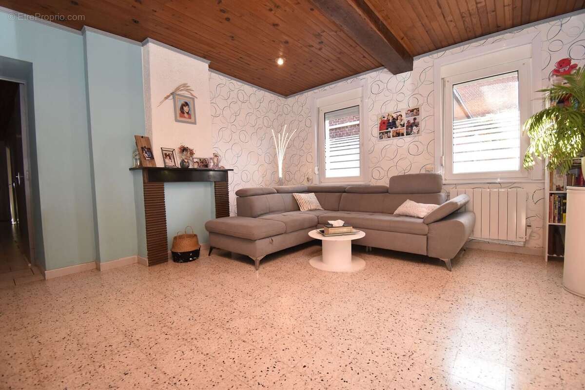 Maison à AVESNES-LES-AUBERT