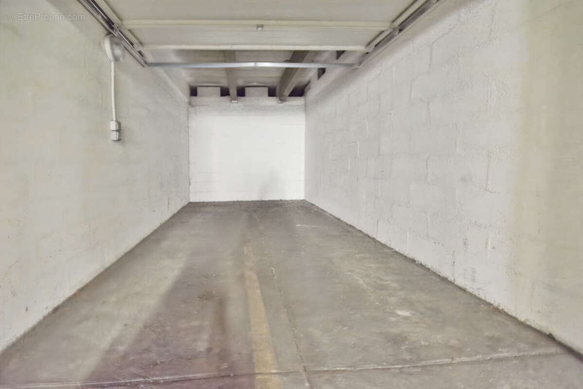 Parking / box 13m² à boulogne-billancourt - photo 2