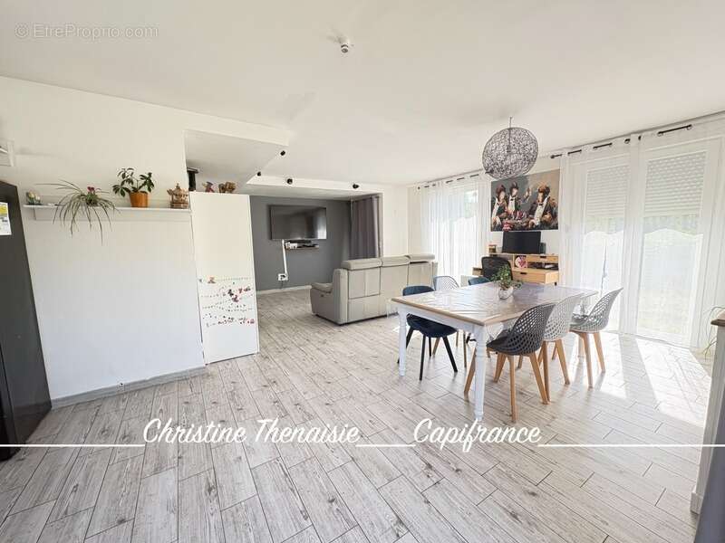 Maison à COMMEQUIERS