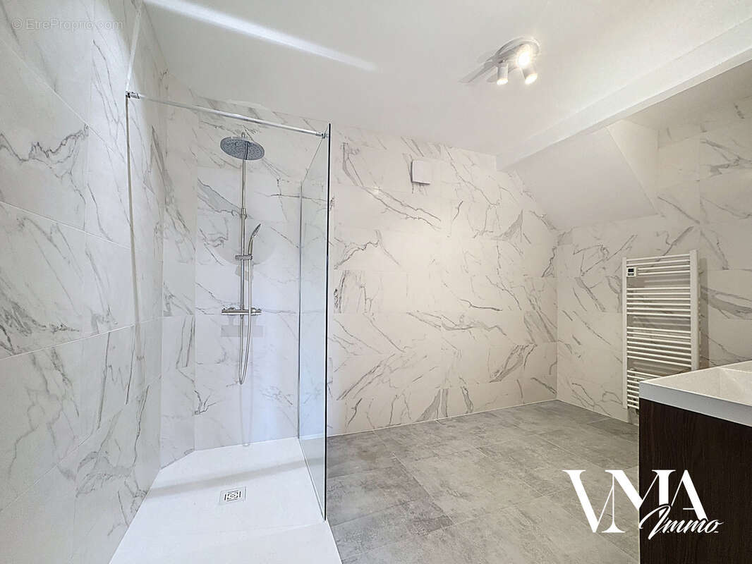 Appartement à LENTILLY