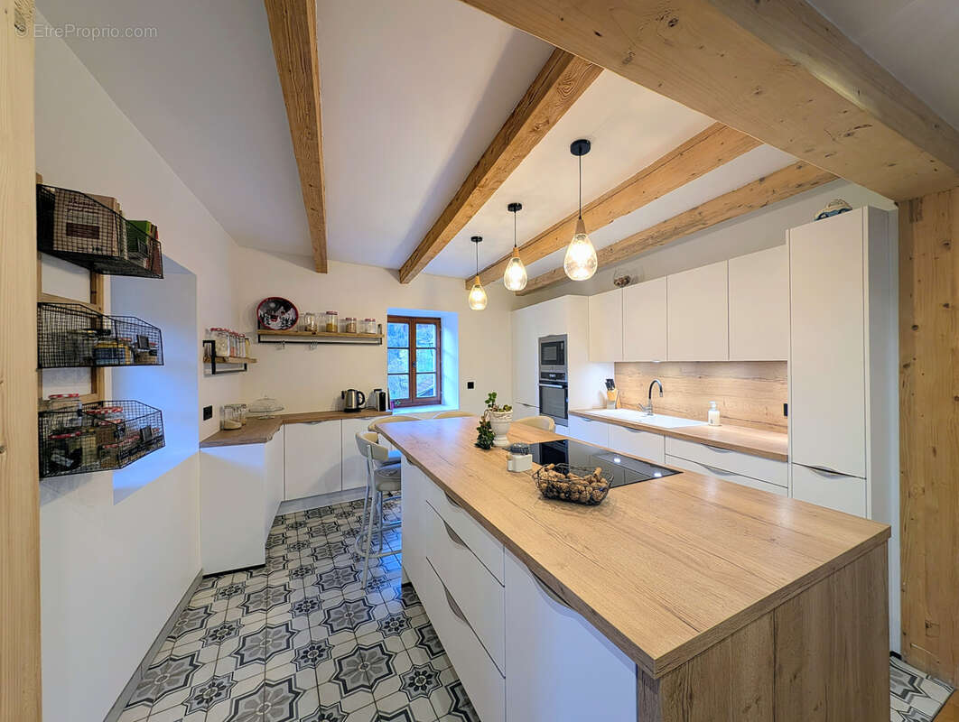 Maison à BONNEVILLE