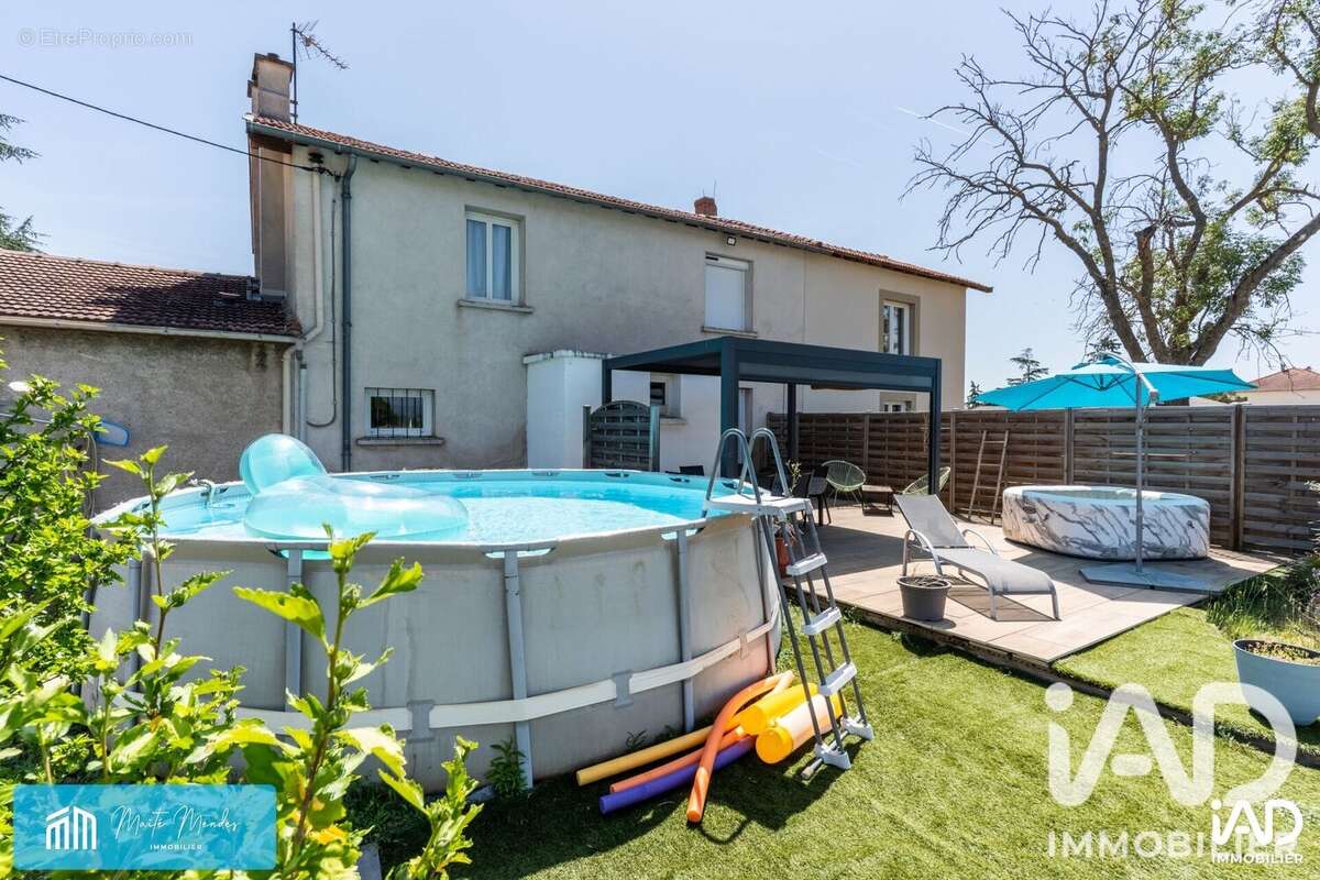Maison 141 m² à Saint-Cyprien  - photo 2