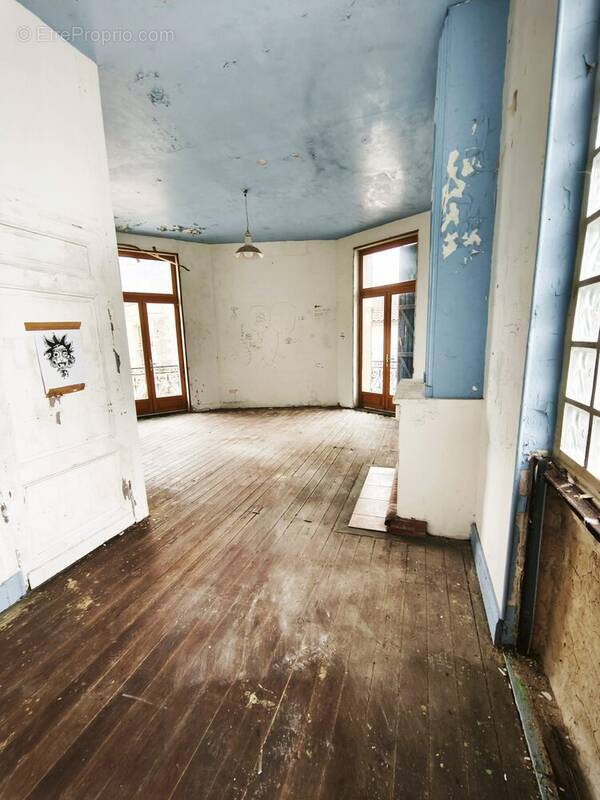 Maison à SAINT-CHRISTOLY-DE-BLAYE