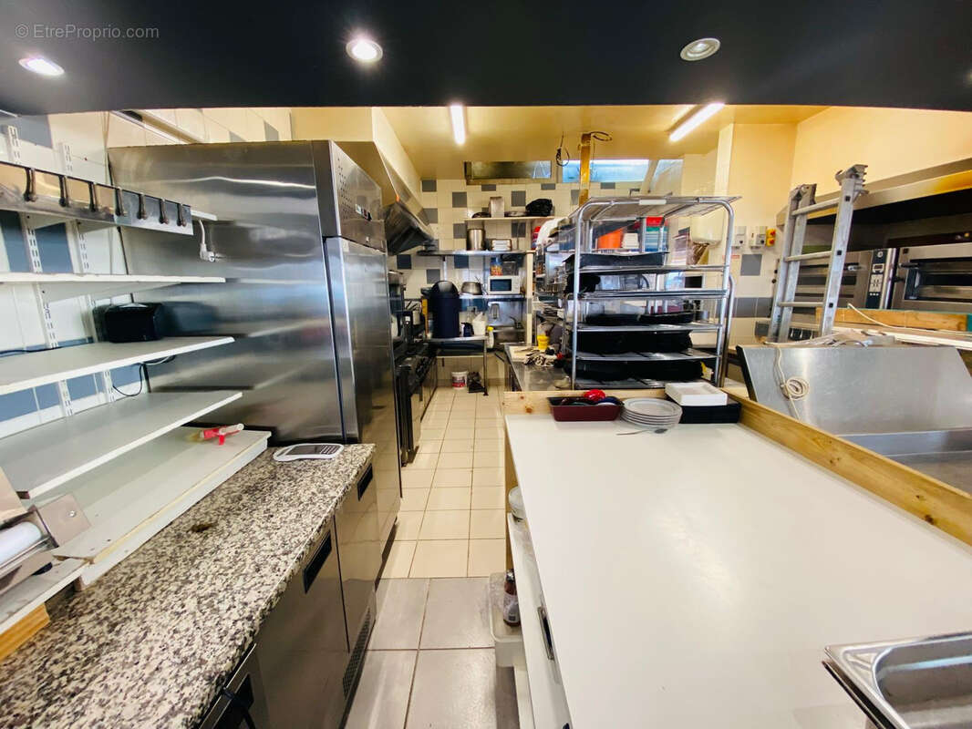 Commerce à CANET-EN-ROUSSILLON