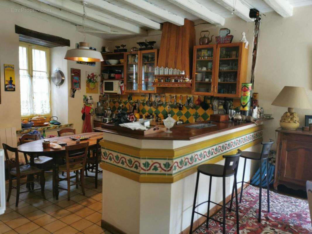 Maison à SAINT-JEAN-D'ANGELY