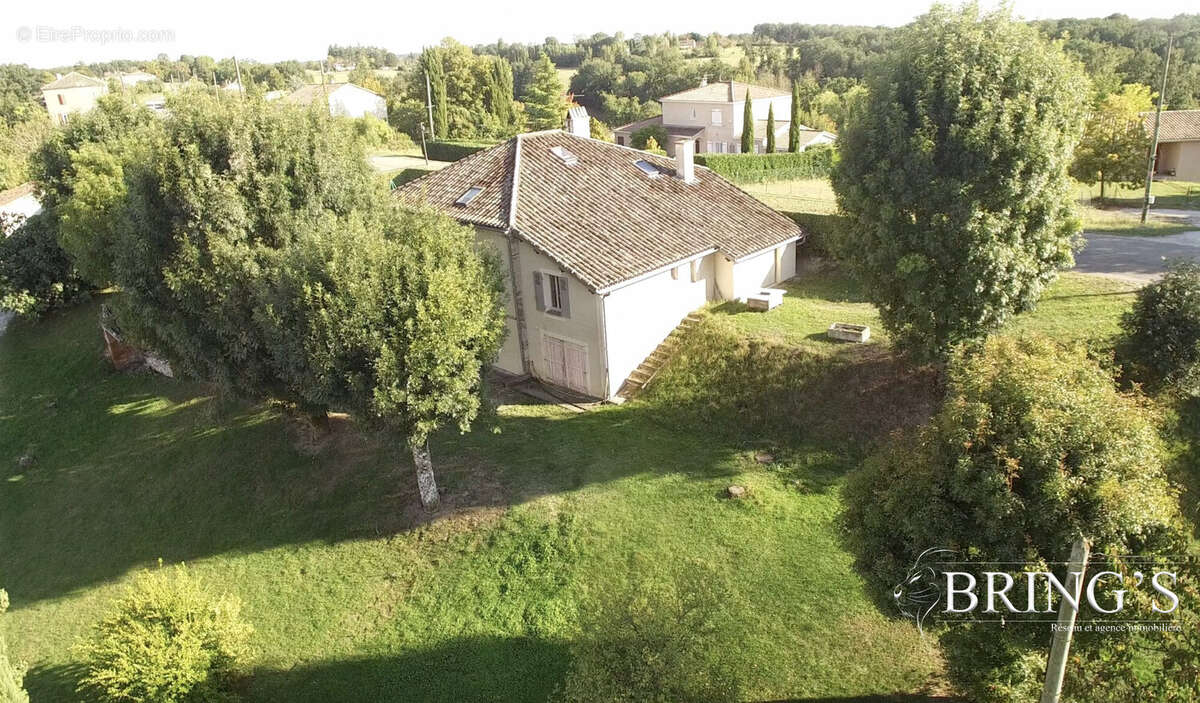 Maison à MONTESQUIEU