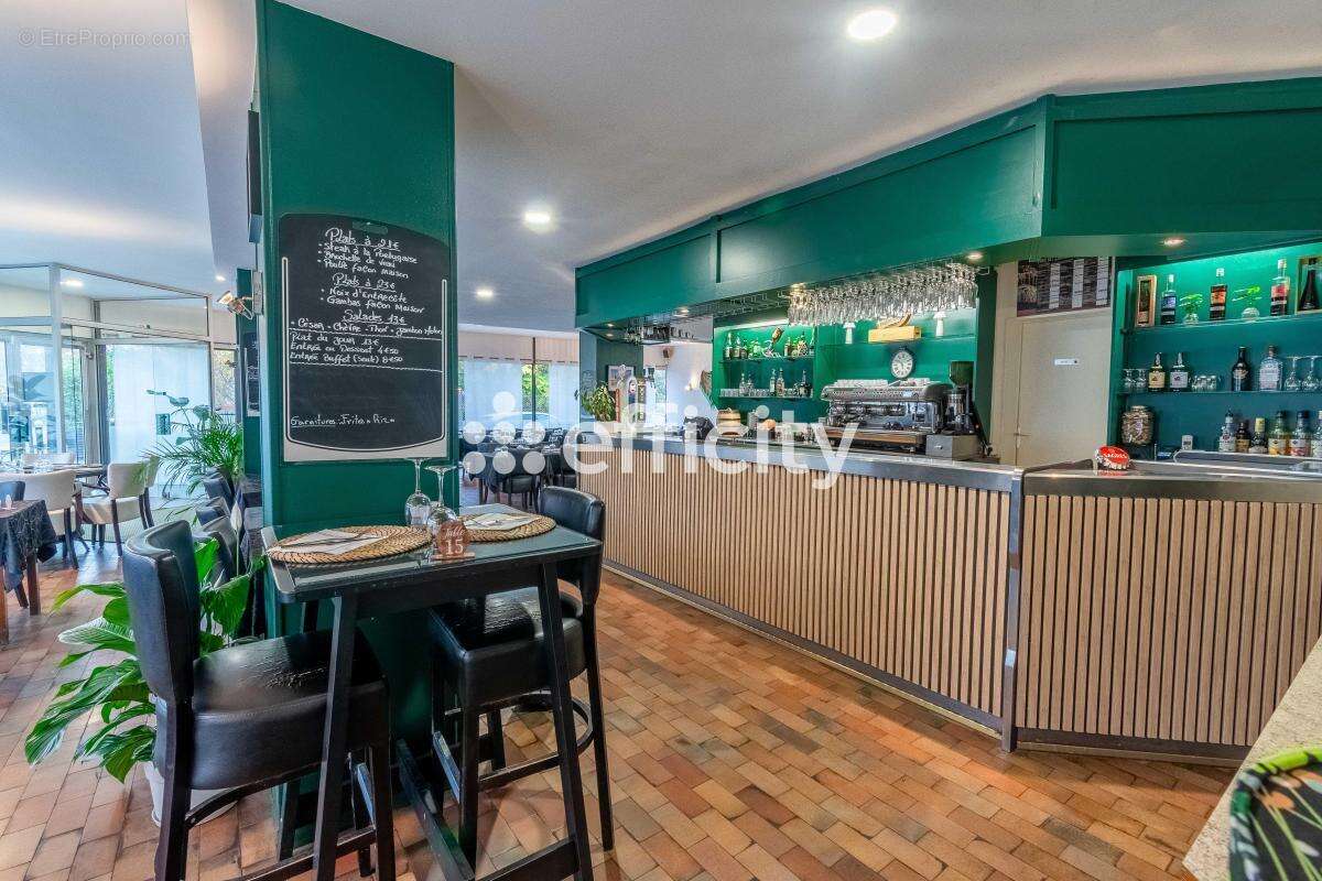 Commerce à VILLENEUVE-LE-ROI