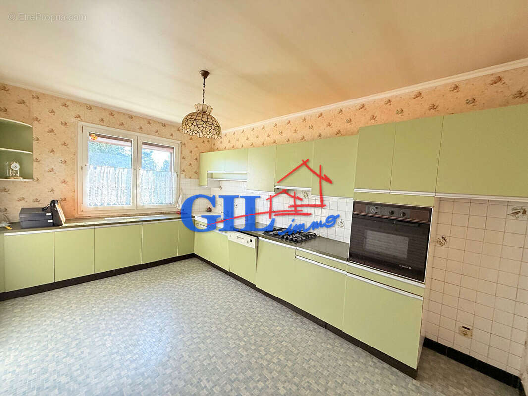 Maison à SAVIGNY-LE-TEMPLE