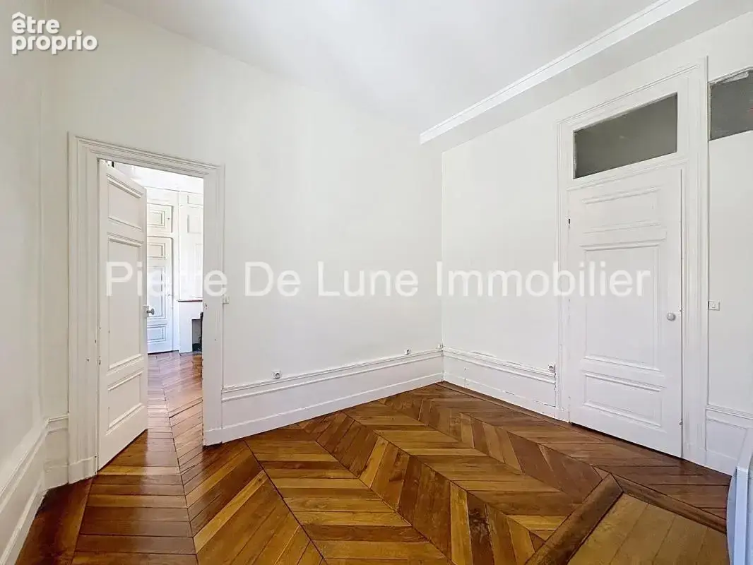 Lyon 1er – Appartement de caractère à réinventer  Charme de l'ancien, dressing, cave & grenier - photo 18