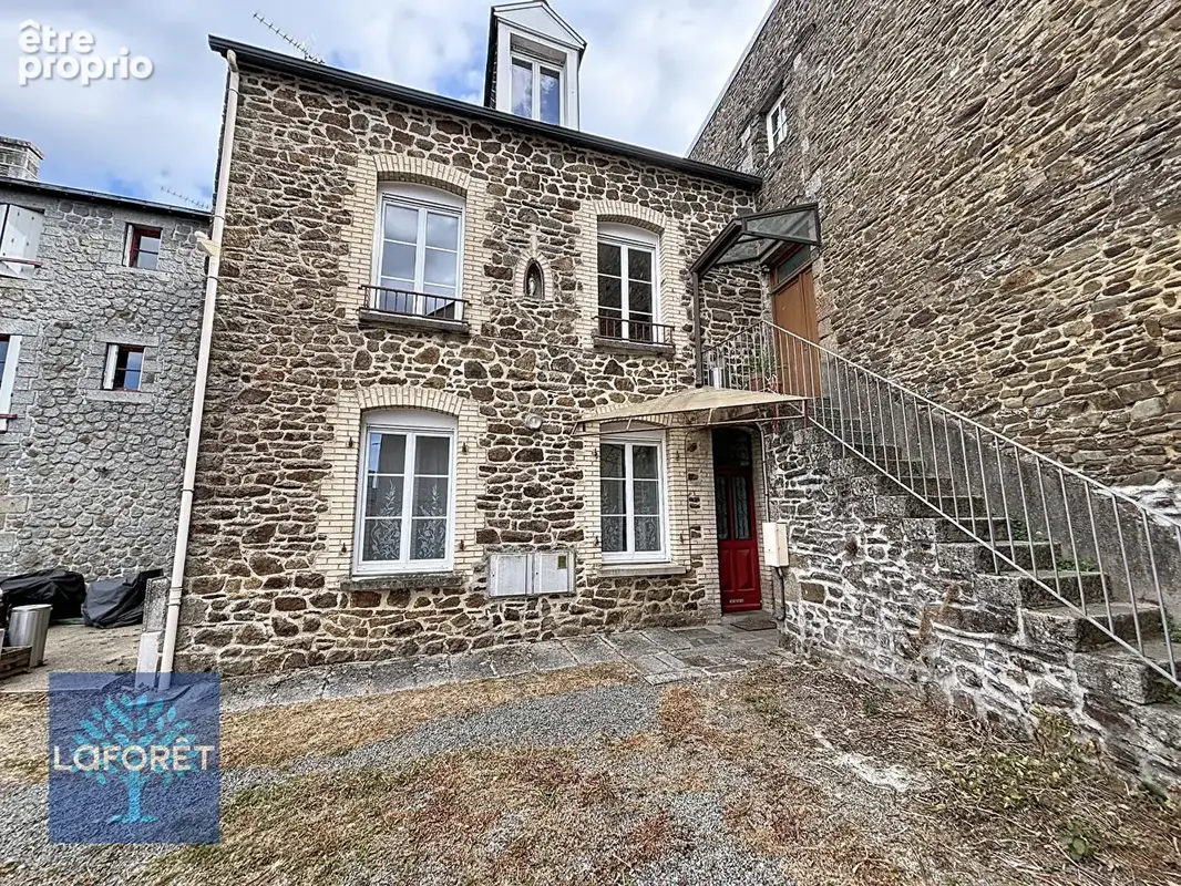 Maison à FOUGERES