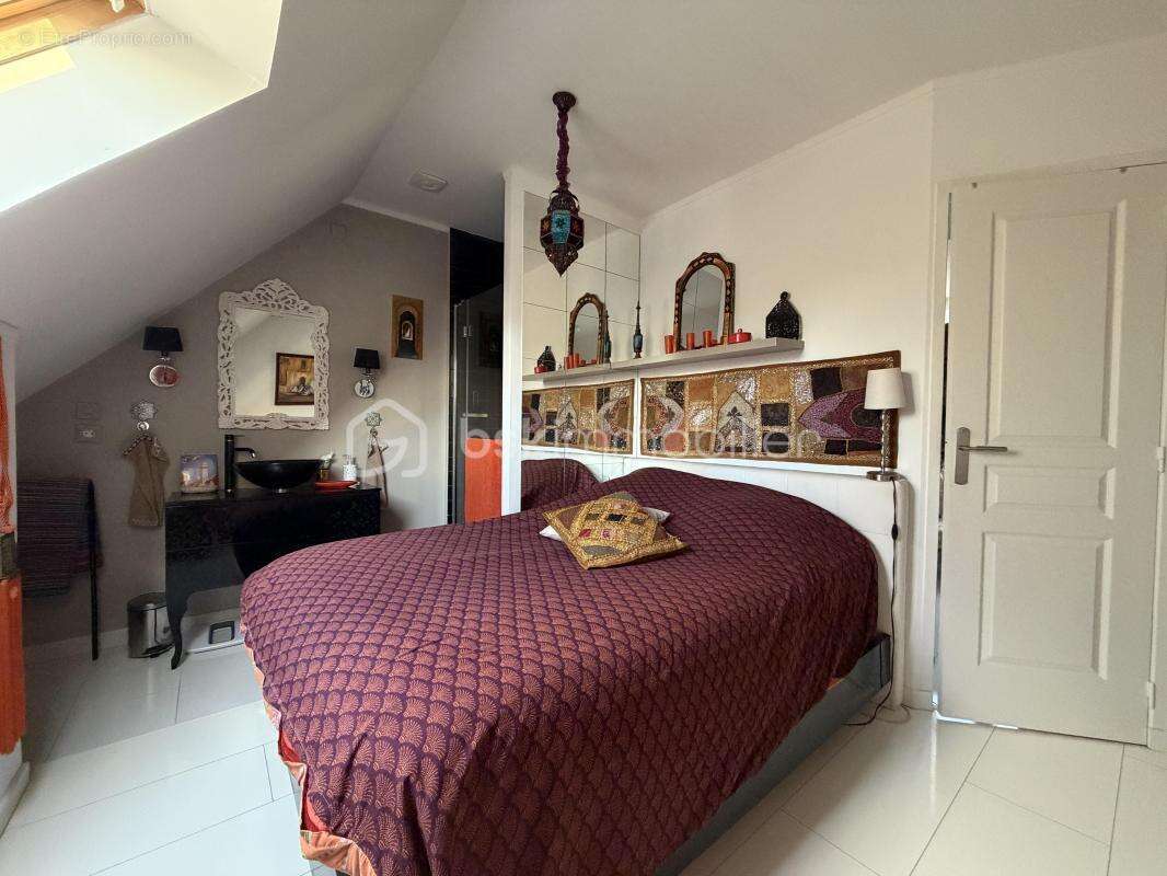 Maison à VERT-SAINT-DENIS