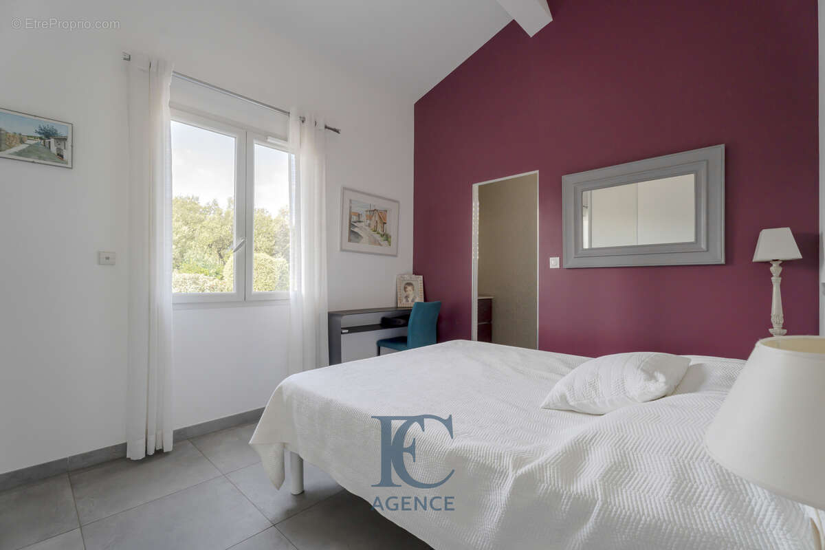 Maison de 232 m2 au calme - photo 7