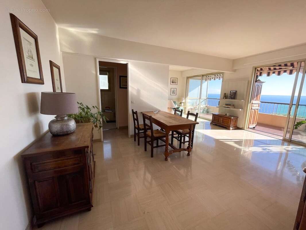 Appartement à BEAUSOLEIL