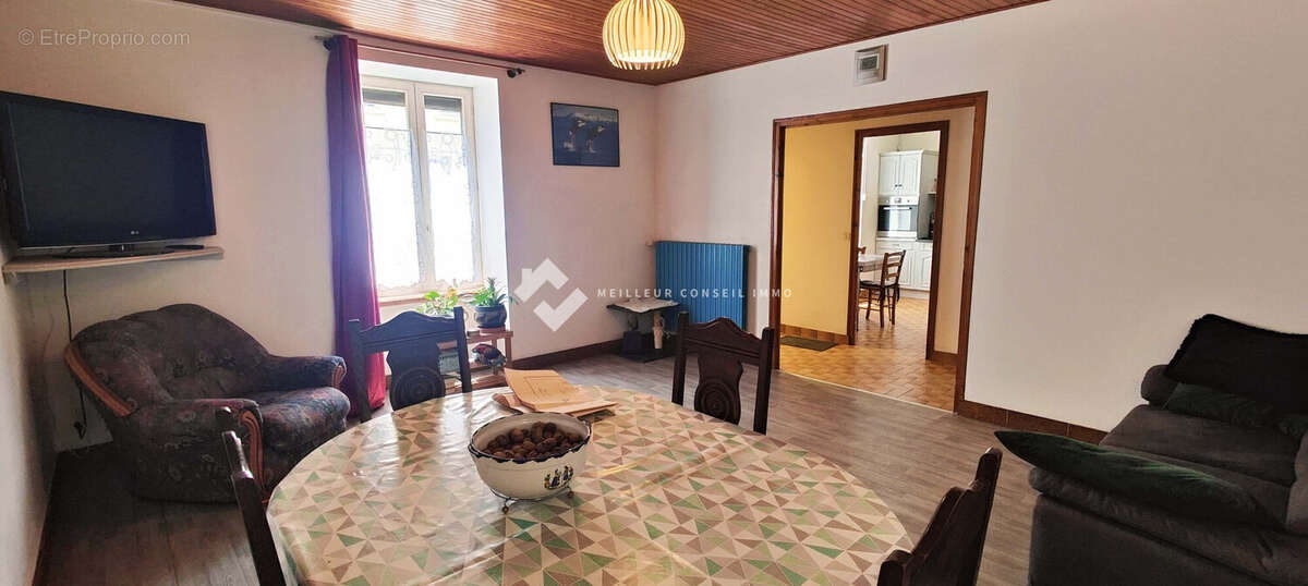 Maison 96 m² à Caurel  - photo 4