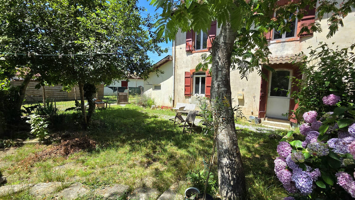 Appartement à URCUIT