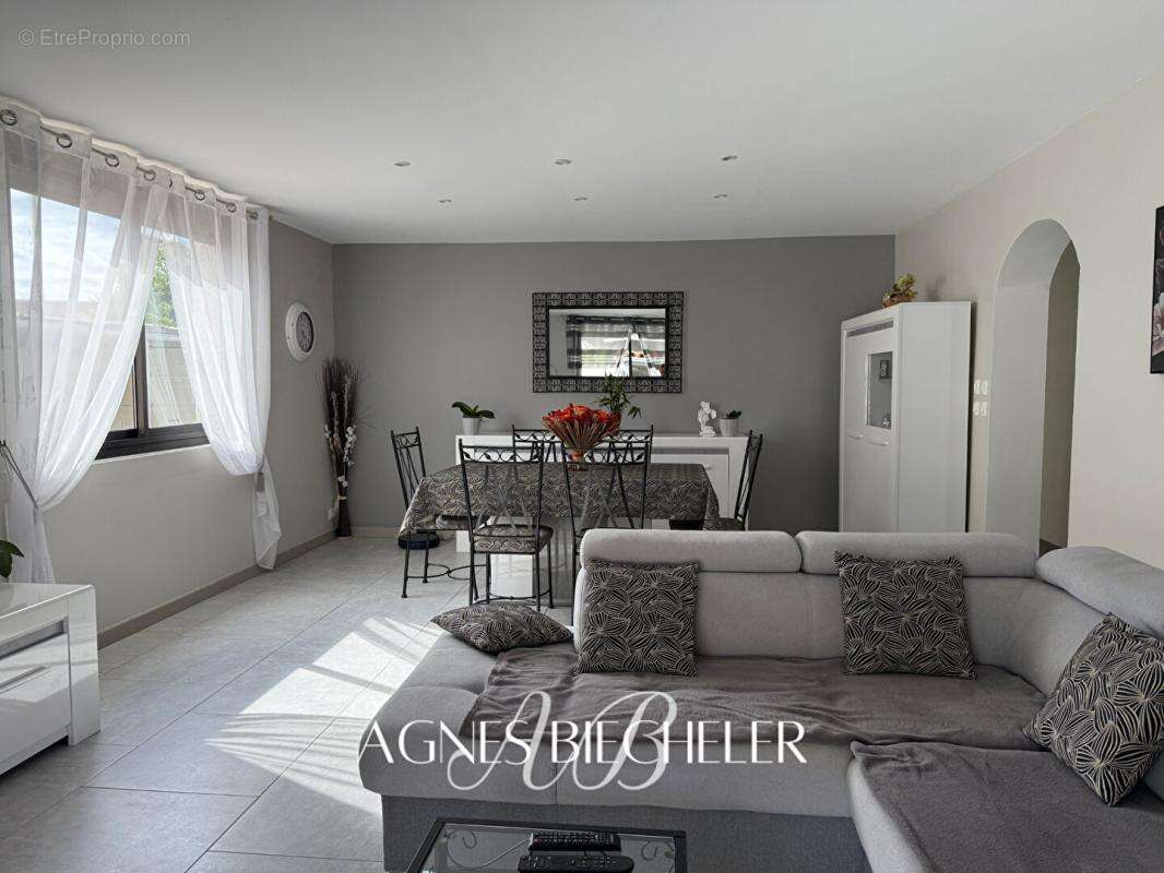 Maison 6 pièces 159 m2 - photo 2
