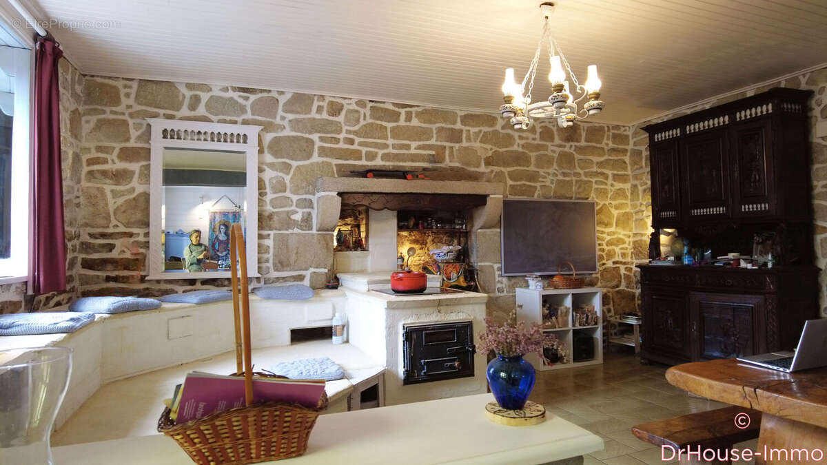 Maison à PLOUGRAS