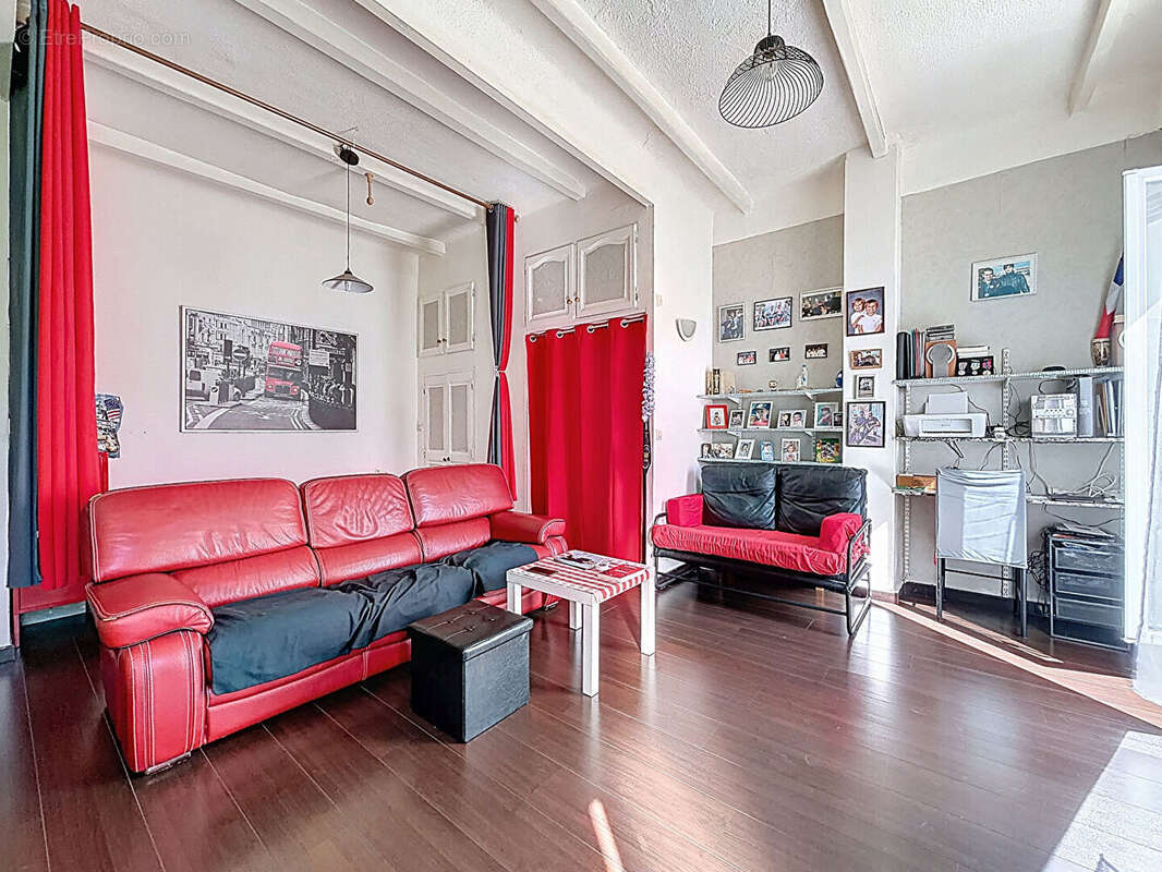 Appartement à MARSEILLE-4E