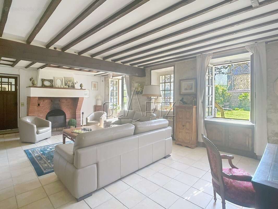 Maison 340 m² à Nesles-La-Vallee  - photo 8