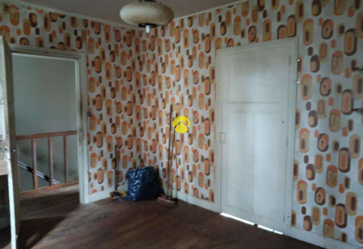 Maison à SAINT-AMAND-MONTROND