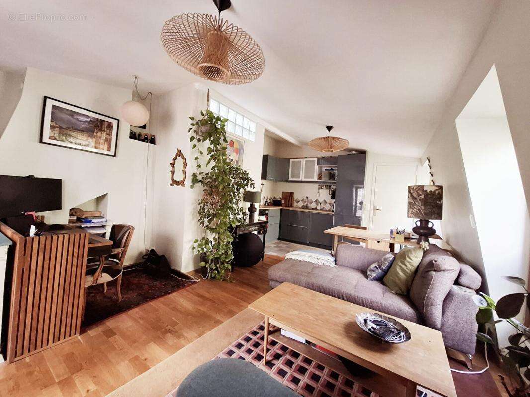 Appartement à PARIS-19E