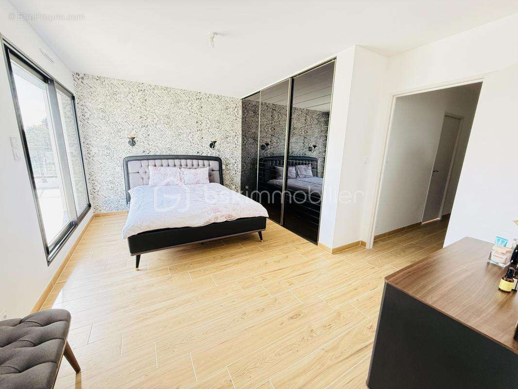 Maison à LA CHAPELLE-DES-FOUGERETZ