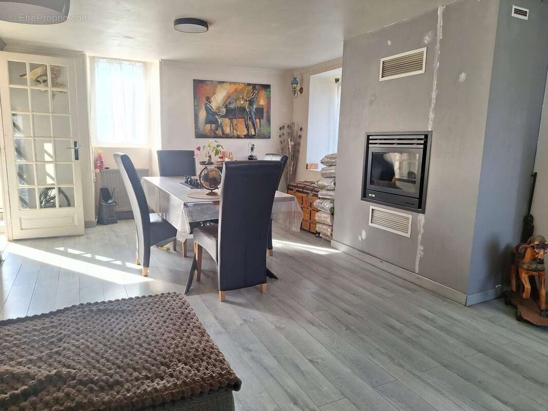 Maison à BAINS-SUR-OUST