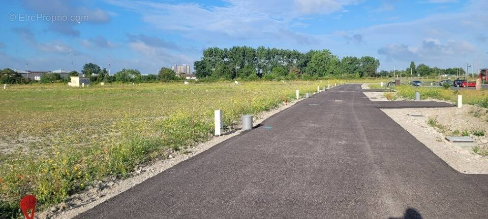 Photo Terrain à Calais au prix de 81 500€
