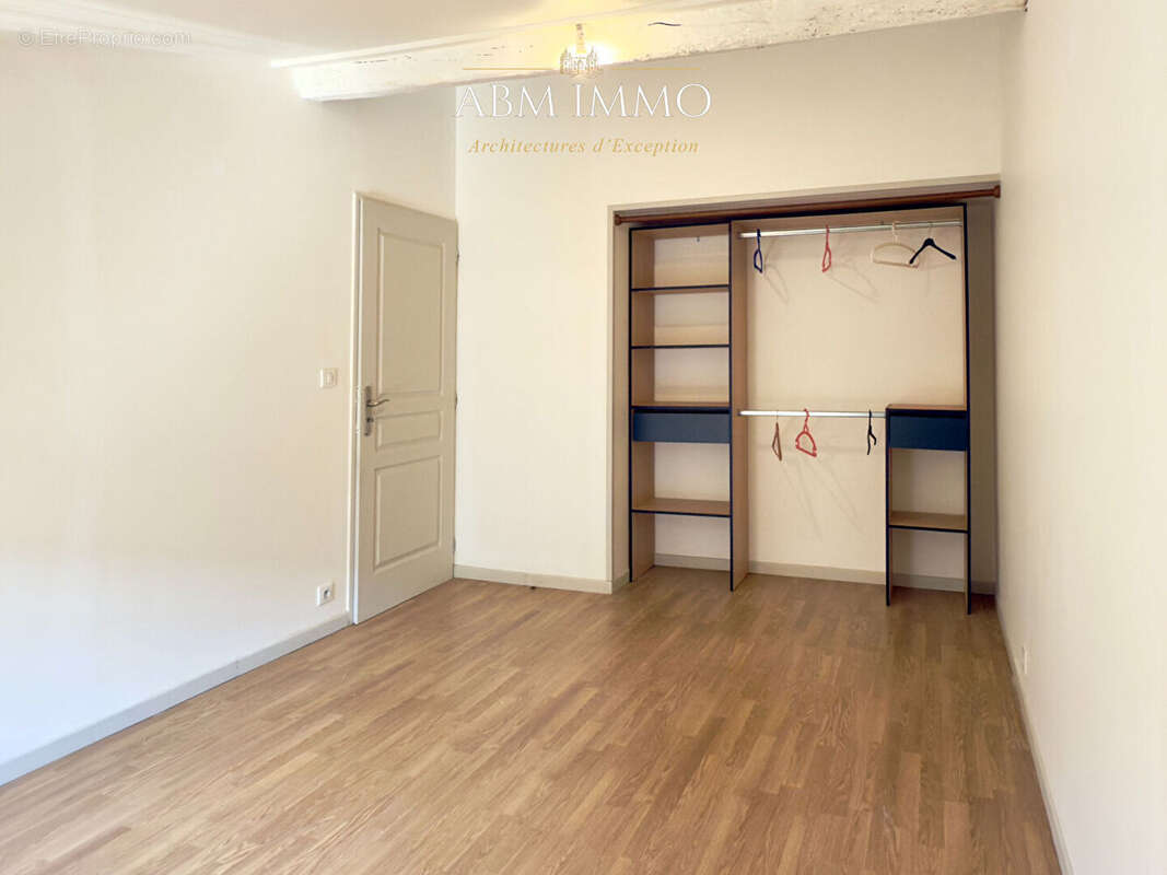 Appartement t4 en duplex - centre historique - photo 4