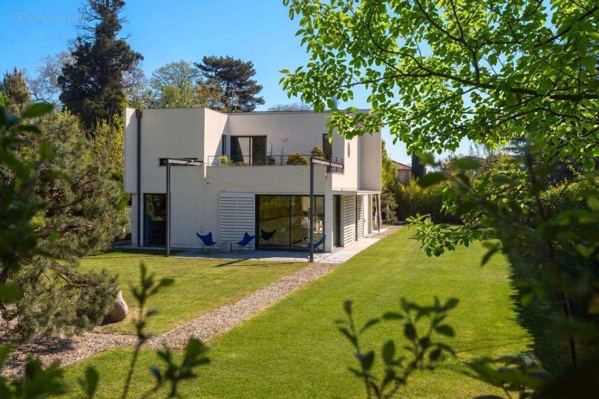 Maison à SAINT-CYR-AU-MONT-D'OR