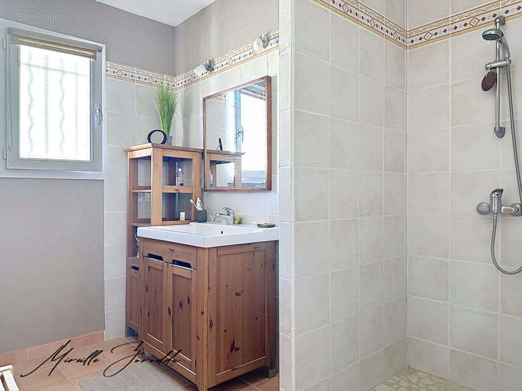 A vendre BEAUCAIRE  VILLA de  90 m²  , 3 chambres, terrasse et garage - photo 6