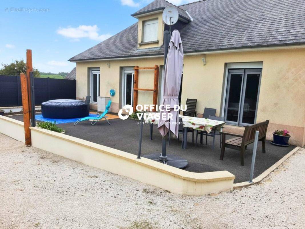 Maison à SAINT-MERD-DE-LAPLEAU