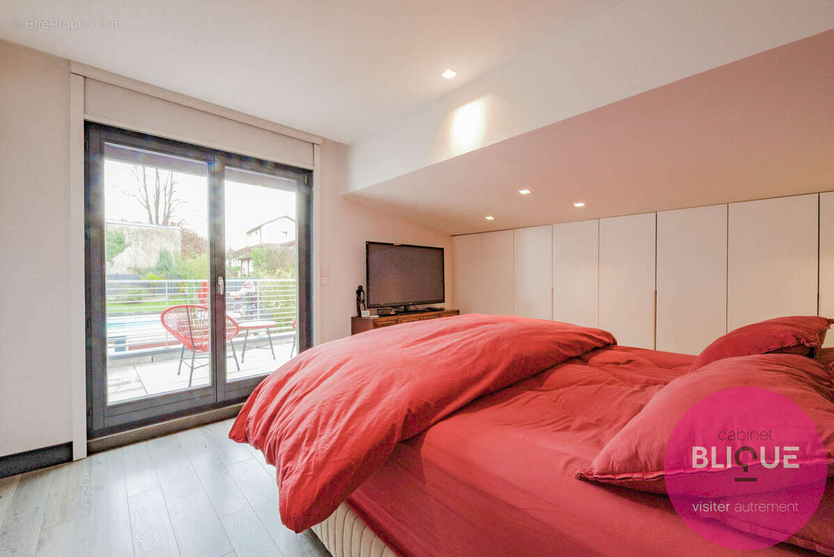 Maison à LAY-SAINT-CHRISTOPHE