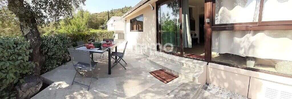 Maison à LE MUY