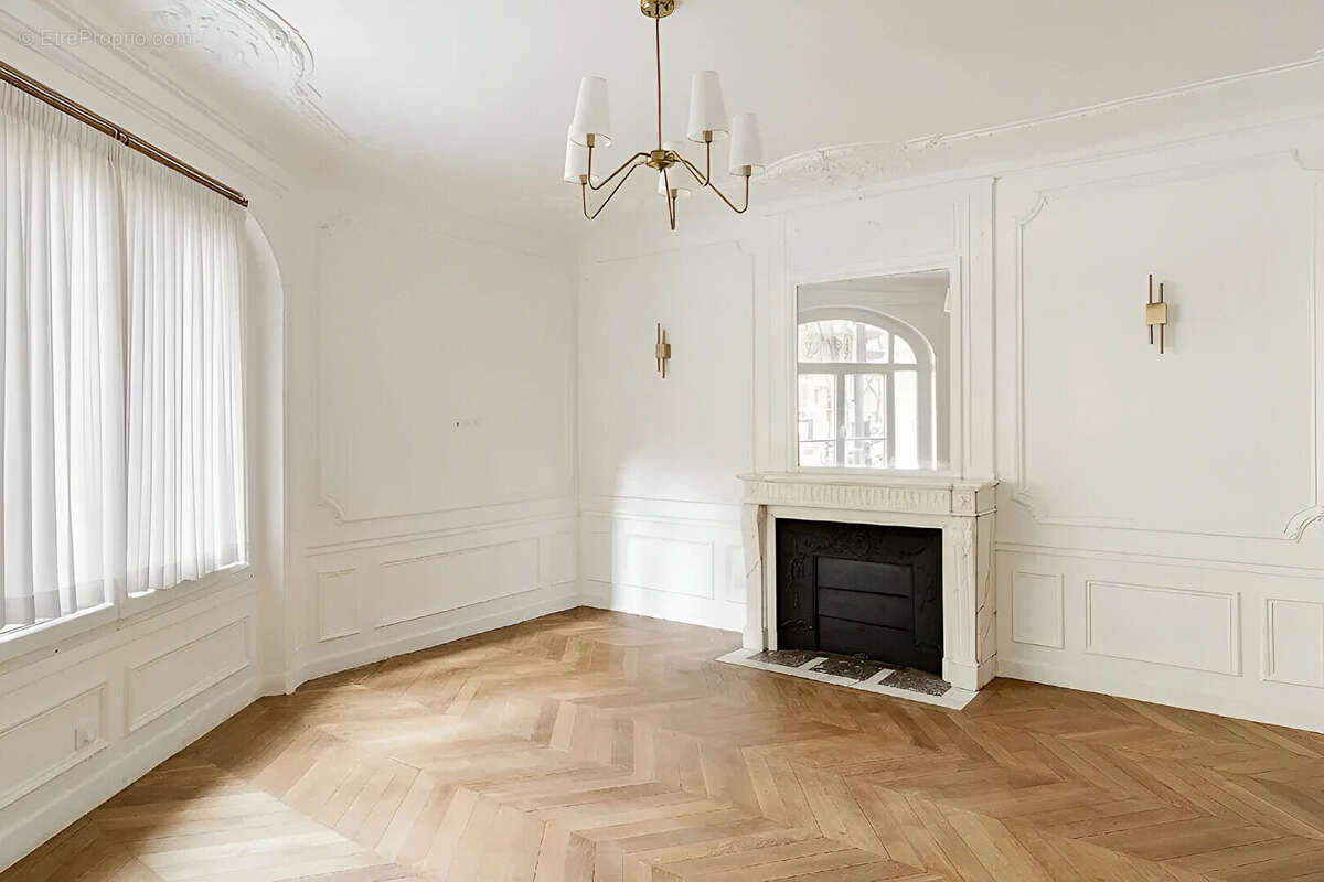 Appartement à PARIS-7E