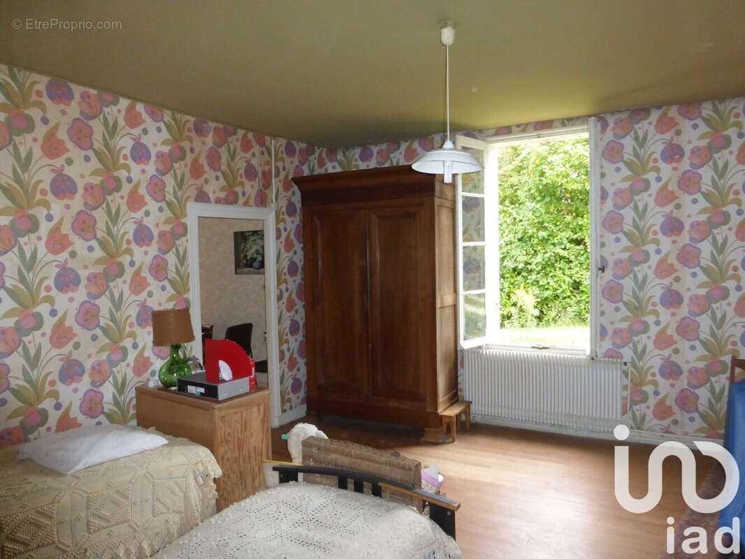 Maison 270 m² à La Clotte  - photo 3