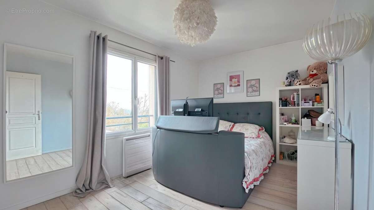 Maison à CHENNEVIERES-SUR-MARNE