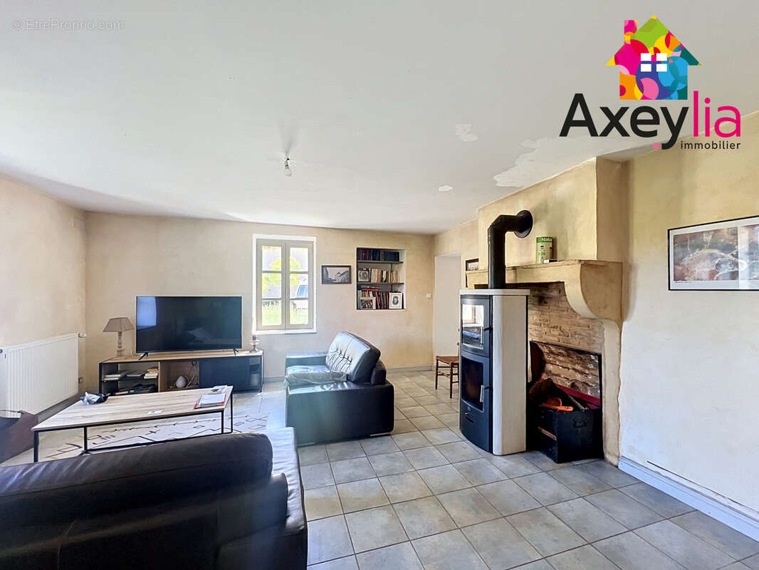A vendre - corps de ferme - neuilly-en-donjon - photo 9