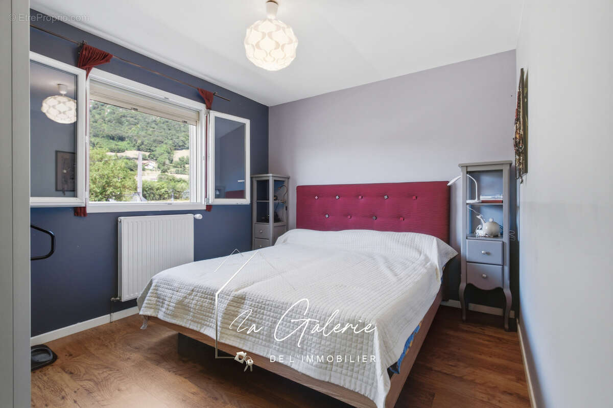 Rare a la vente belle maison situee sur saint martin le vinoux - photo 9