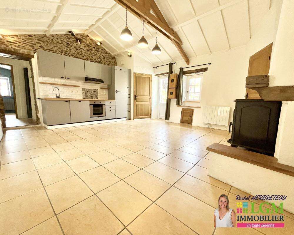 à vendre sur Martinet - petite maison pleine de charme dans un environnement verdoyant - photo 4