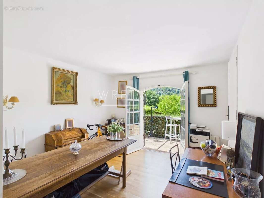 Villa familiale avec piscine dans une domaine sécurisé - Mougins - photo 25