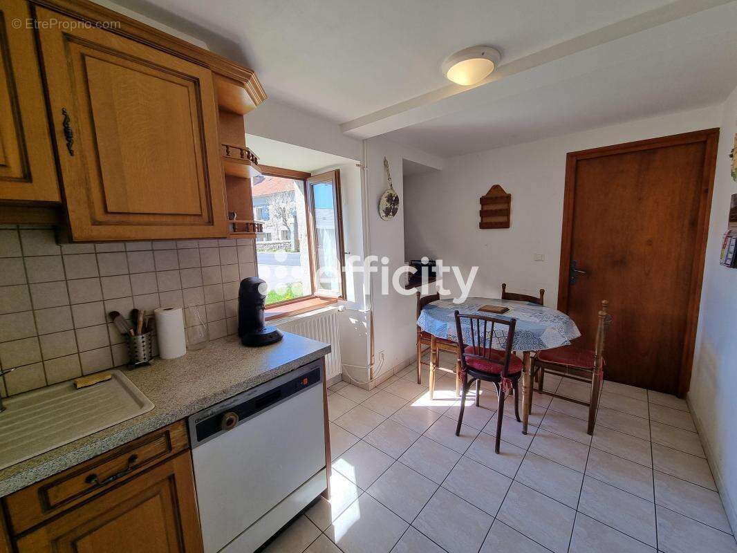 Maison à ALBARET-SAINTE-MARIE