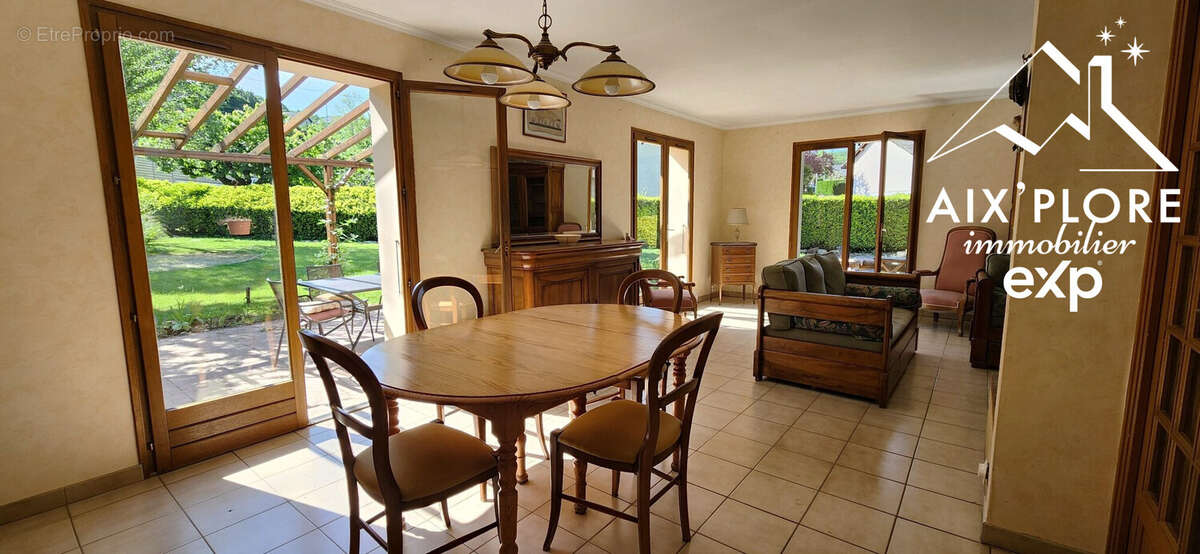 Maison à JACOB-BELLECOMBETTE