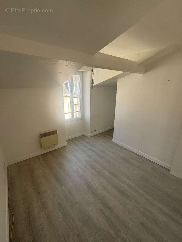 PORNIC - Maison de ville avec cour et haut potentiel - photo 7